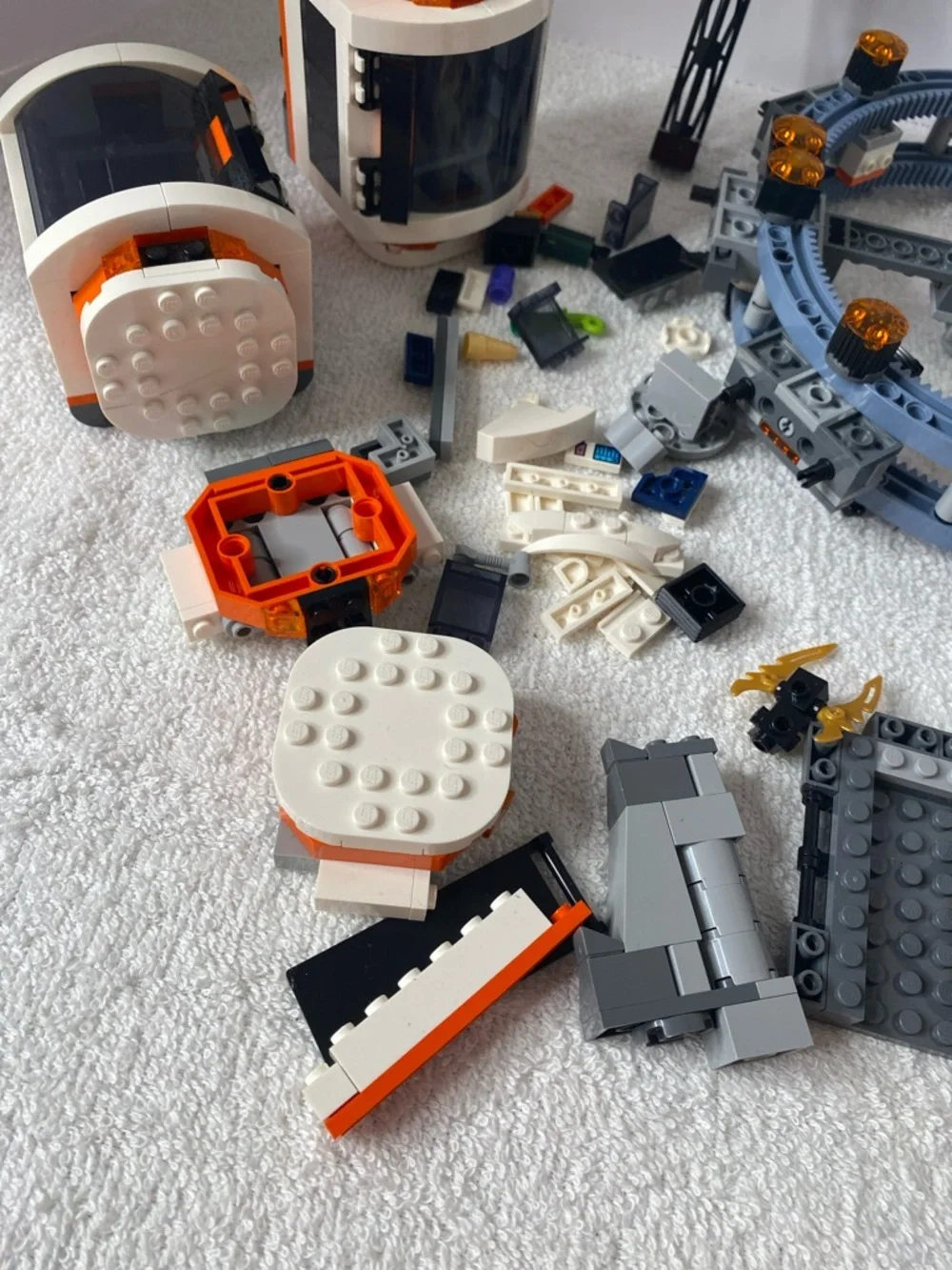 LEGO -  City Modular Space Station Science Toy 60433 incomplete parts - Picture 4 of 13